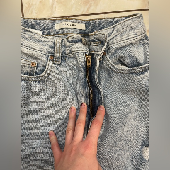 High Rise Light Wash Ripped Jeans - Picture 2 of 6